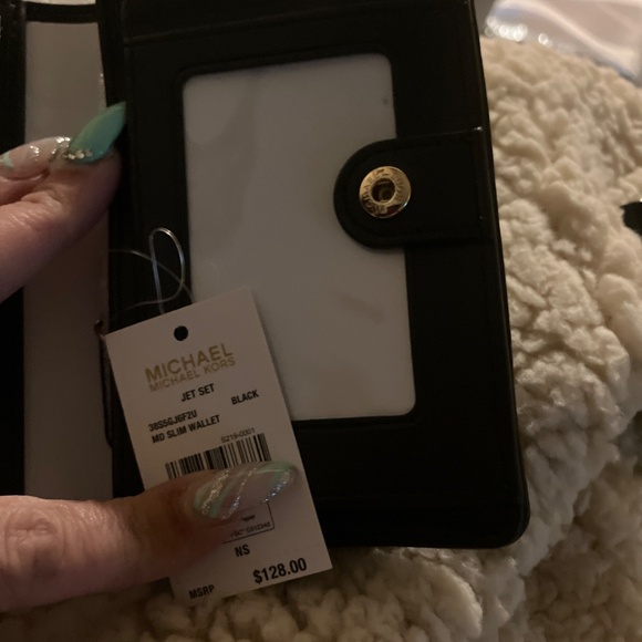 New with tags Michael Kors wallet - Picture 6 of 6